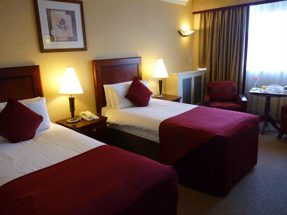 Clyde Court Hotel Дублин Экстерьер фото