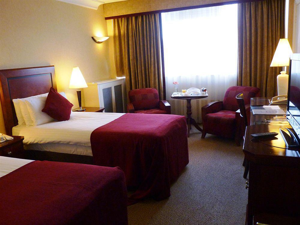 Clyde Court Hotel Дублин Экстерьер фото